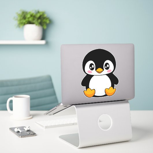 Sticker Cute Penguin (Ordinateur portable sur le bureau)