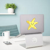 Sticker Cute poisson d'étoile souriant (Ordinateur portable sur le bureau)