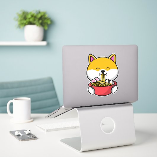 Sticker Cute Shiba Inu Manger Ramen Noodle (Ordinateur portable sur le bureau)