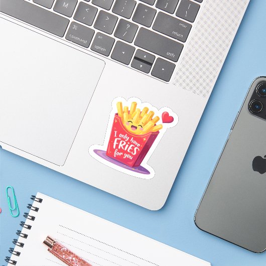 Sticker Cute Valentine French Fries Pun (Ordinateur portable avec iPhone)