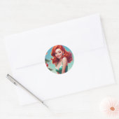 Sticker de Noël Pin-up fille, Redhead ROUND (Enveloppe)