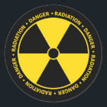 Sticker de symbole de rayonnement<br><div class="desc">Symbole de rayonnement jaune sur un arrière - plan noir avec le texte d'avertissement environnant.</div>