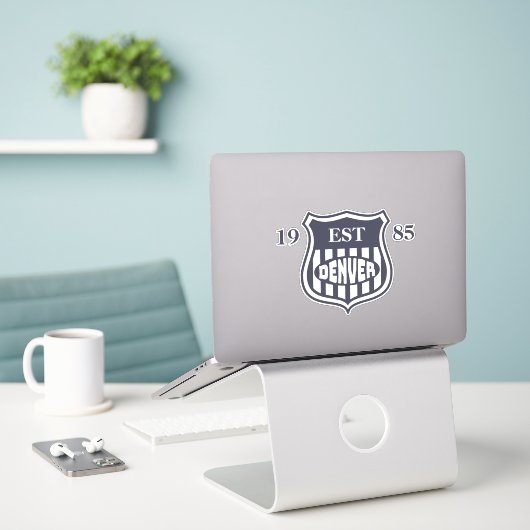 Sticker Denver (Ordinateur portable sur le bureau)