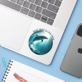 Sticker Dive Deep Live Dolphin gratuit (Ordinateur portable avec iPhone)