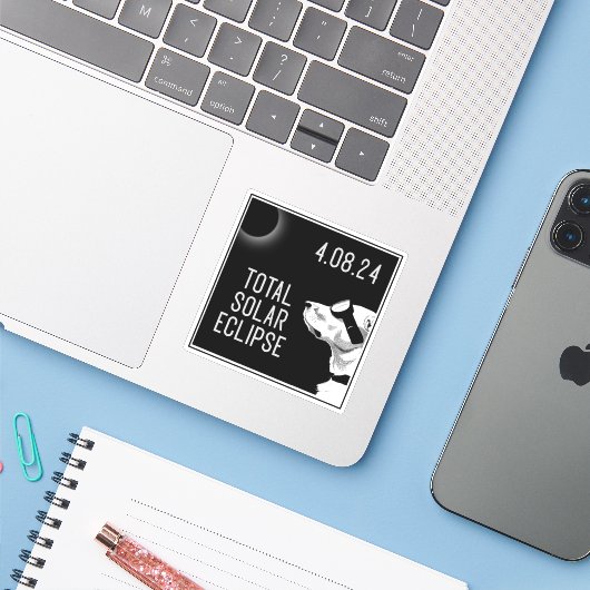Sticker Doggo Eclipse (Ordinateur portable avec iPhone)