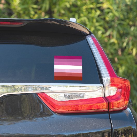 Sticker Drapeau de fierté lesbienne de SlipperyJoe's fémin (Côté voiture)