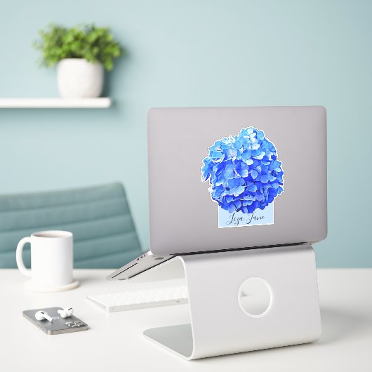 Sticker Élégant Blue Hydrangea Nom personnalisé (Ordinateur portable sur le bureau)