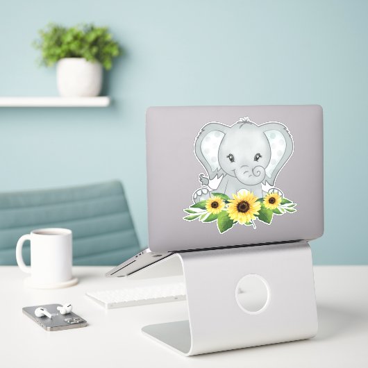 Sticker Eléphant Bébé Dans Les Tournesols (Ordinateur portable sur le bureau)