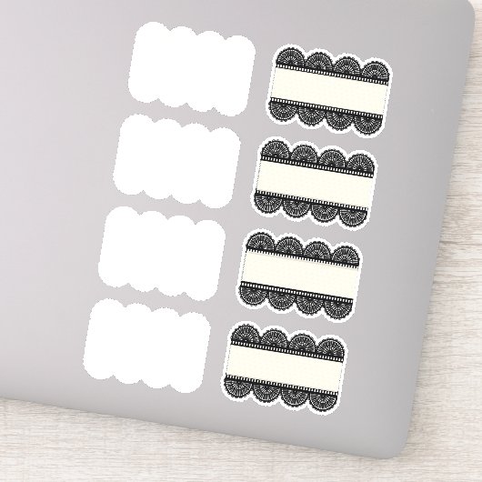 Sticker en dentelle noire et blanche (Détail)