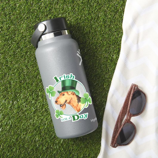 Sticker en vinyle Airedale de la Saint Patrick (HydroFlask Insitu)