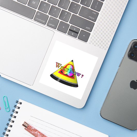 Sticker Et maintenant ? (Ordinateur portable avec iPhone)