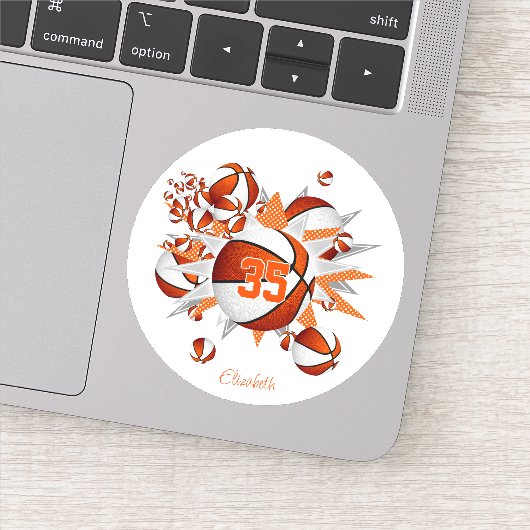 Sticker filles nom sur orange blanc basketballs étoiles (Détail)