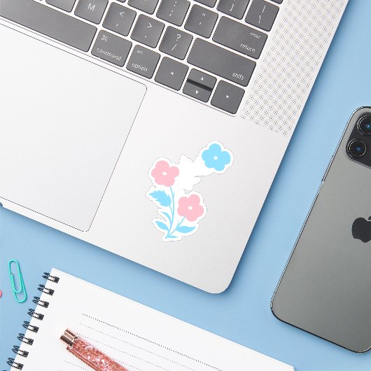 Sticker Fleurs de Drapeau Trans subtiles (Ordinateur portable avec iPhone)