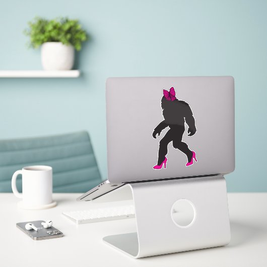 Sticker Funny Chic Sassy Sasquatch (Ordinateur portable sur le bureau)