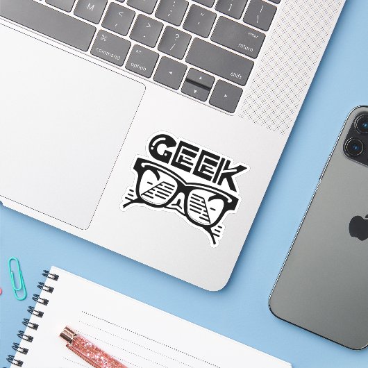 Sticker geek cool (Ordinateur portable avec iPhone)