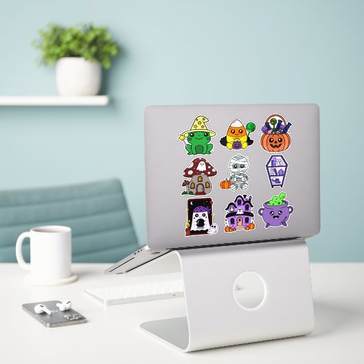 Sticker Halloween pour enfants - Éffrayant mignon (Ordinateur portable sur le bureau)