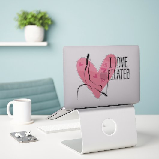 Sticker I LOVE PILATES Pilates Pose sur Réformateur (Ordinateur portable sur le bureau)