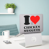 STICKER J'AIME LES POULET NUGGETS (Ordinateur portable sur le bureau)