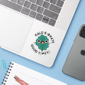 Sticker Kale-e-brate Good Times Funny Veggie Kale Pun (Ordinateur portable avec iPhone)