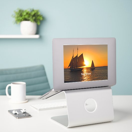 Sticker Key West, coucher de soleil et voiliers, (Ordinateur portable sur le bureau)