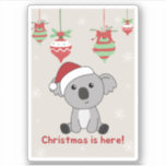 Sticker Koala Christmas Snow Winter Animaux Koalas<br><div class="desc">Le koala pour Noël avec des lumières féeriques. Animaux amusants avec des cadeaux et de la neige pour les vacances. Aussi drôle pour noël en juillet. Les koalas sont des animaux mignons et parfaits pour Noël.</div>
