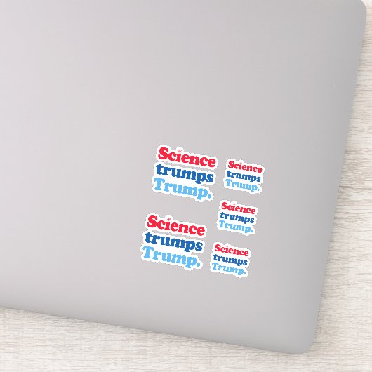 Sticker La science l'emporte sur Trump (Détail)