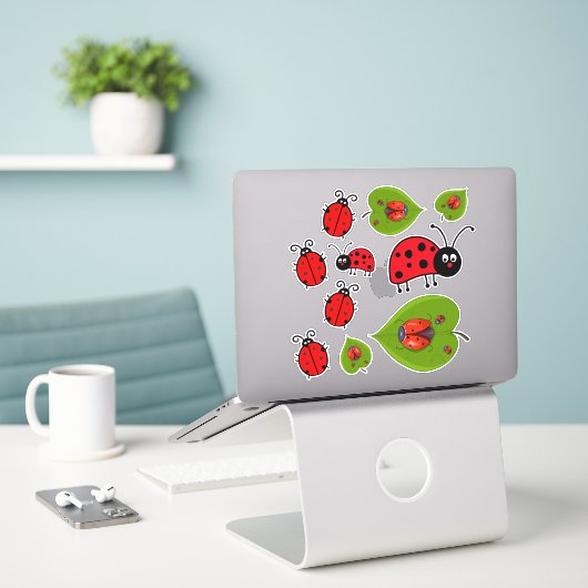 Sticker Ladybug (Ordinateur portable sur le bureau)