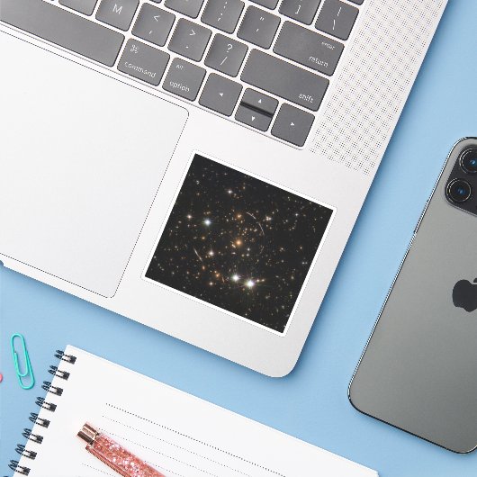 Sticker L'Arc Sunburst Dans Un Gros Cluster Galaxy (Ordinateur portable avec iPhone)