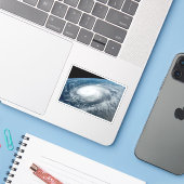 Sticker Le typhon Hinnamnor. (Ordinateur portable avec iPhone)