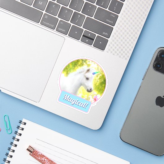 Sticker Licorne Poney Blanc (Ordinateur portable avec iPhone)