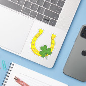 Sticker Lucky Golden Horseshoe avec Shamrock sur noir (Ordinateur portable avec iPhone)