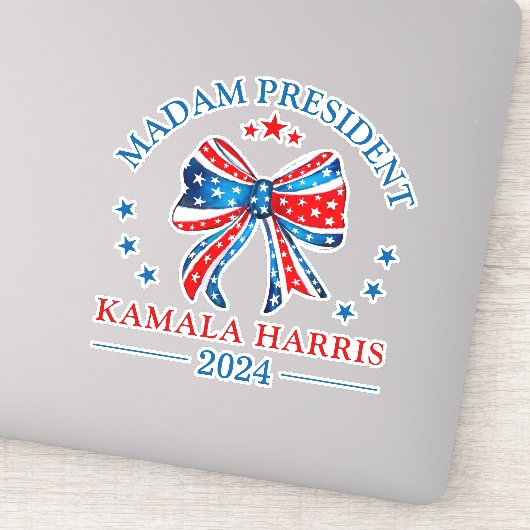 Sticker Madame la Présidente Kamala Harris Vinyl Cut Stick (Détail)