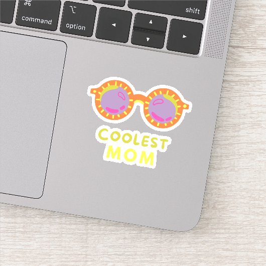 Sticker maman cool avec lunettes de soleil cool (Détail)