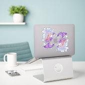 Sticker Mermaid art rose et violet par Renee Lavoie (Ordinateur portable sur le bureau)