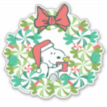 Sticker Merry Christmas Peppermenthe Holiday Wreath<br><div class="desc">Les dessins de Noël Peanuts de Charles Schulz capturent l'essence de l'innocence de l'enfance et l'esprit chaleureux de la saison des Fêtes.</div>