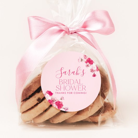 Sticker met felroze bloemen voor bruidsuitnodiging