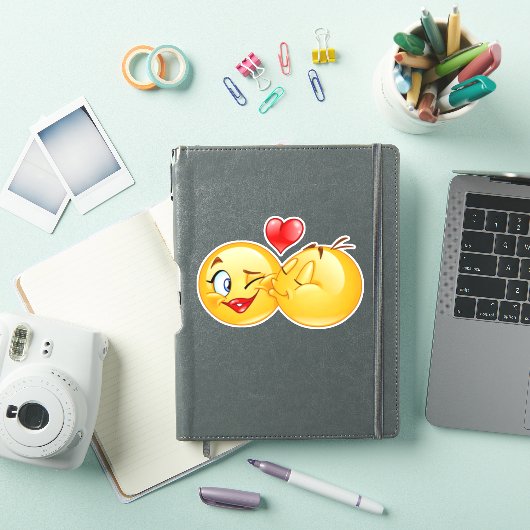 Sticker mignon émoji amour coeur baiser (Couverture iPad)