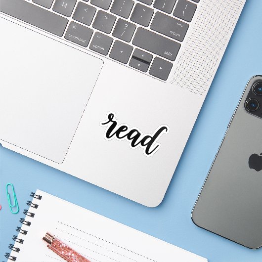 Sticker Minimalist Modern Cursive "read" Calligraphy (Ordinateur portable avec iPhone)
