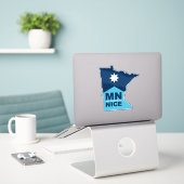 STICKER MN NICE (Ordinateur portable sur le bureau)