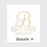 Sticker Monogramme et nom d'or de la servante d'accueil pe<br><div class="desc">Ajoutez une touche personnelle à votre mariage grâce à un autocollant personnalisé. Cet autocollant est doté d'un monogramme personnalisé en style de police de script élégant en or avec le nom et le titre de bridesmaid en style de police de serif classique en or. Parfait aussi pour femme de ménage...</div>