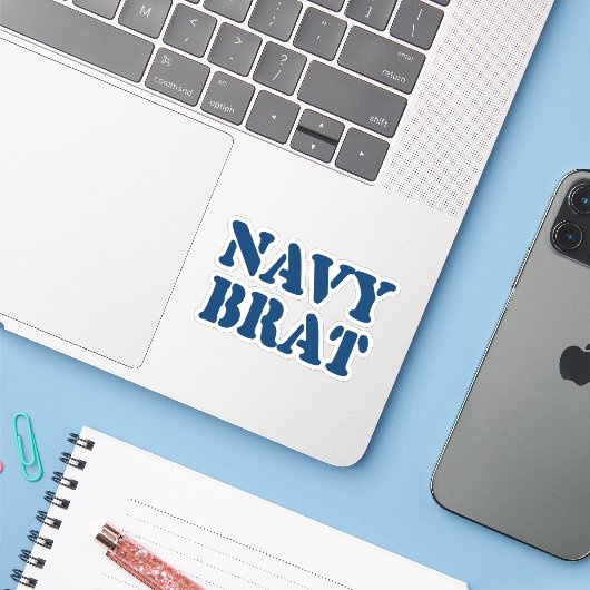 STICKER NAVY BRAT (Ordinateur portable avec iPhone)