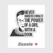 Sticker Ne jamais sous-estimer le pouvoir d'une fille avec (Feuille)