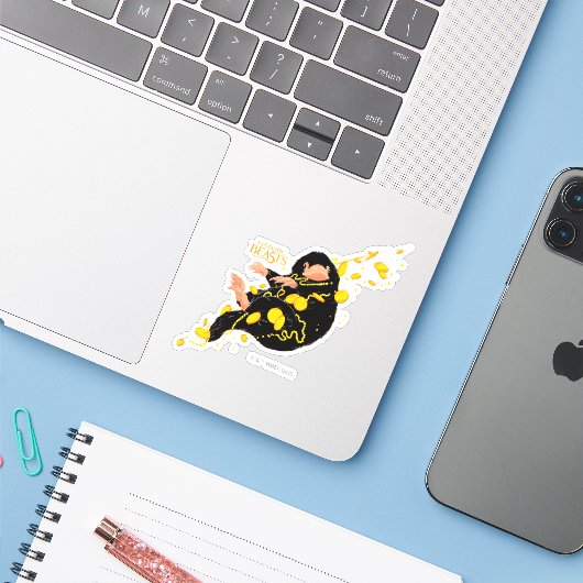Sticker Niffler Flottant Avec Or (Ordinateur portable avec iPhone)