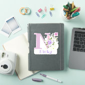 Sticker Nom Nicky & Initial avec design floral (Couverture iPad)