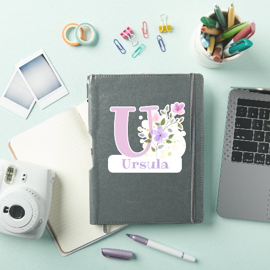 Sticker Nom Ursula & Initiale avec Design Floral (Couverture iPad)