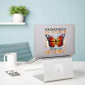 Sticker Nous n'avons besoin que d'un monarque et c'est un (Ordinateur portable sur le bureau)