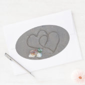 Sticker Ovale 2 Coeurs dans le sable avec des coquillages (Enveloppe)