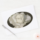 Sticker Ovale Belle rose blanche florale dramatique (Enveloppe)
