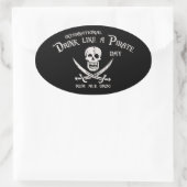 Sticker Ovale Boire comme un pirate (Sac)