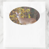 Sticker Ovale Cerf devant l'arbre d'automne jaune (Sac)